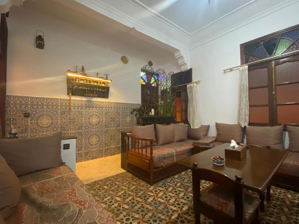 Appartement Meuble 5 Personnes En Plein Centre Ville Rabat Buitenkant foto