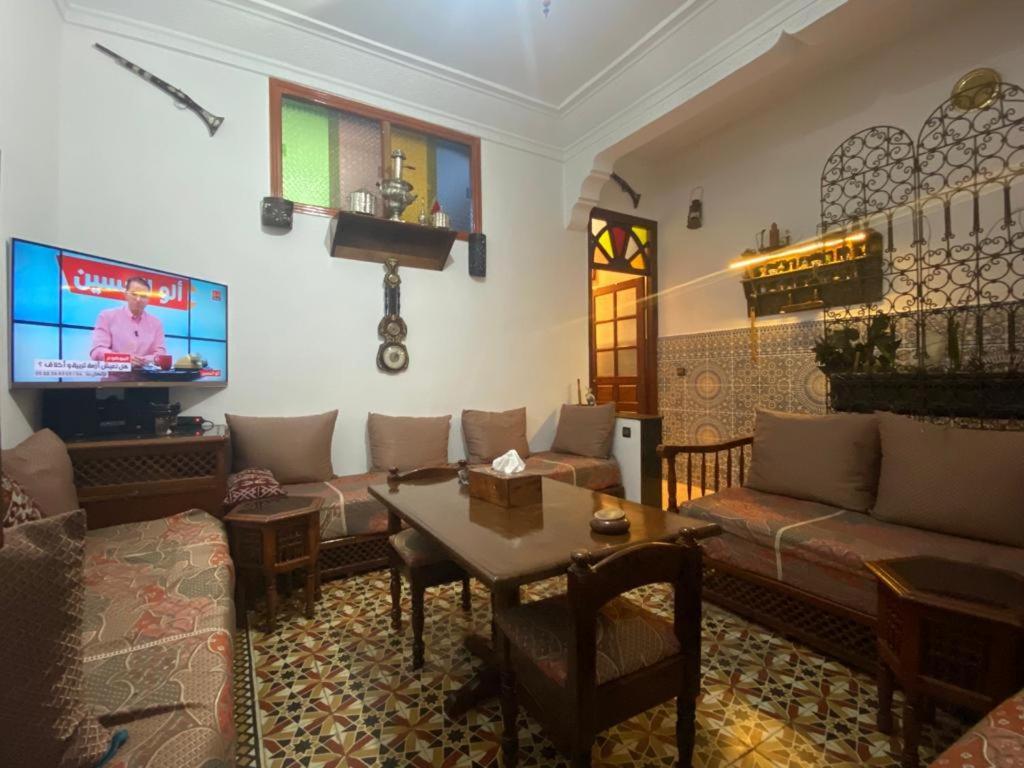Appartement Meuble 5 Personnes En Plein Centre Ville Rabat Buitenkant foto